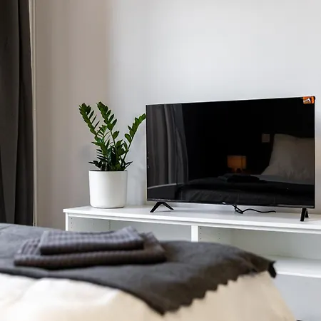 Slnecnice With Parking 24 Hour Check In * Bratislava