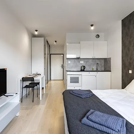 Slnecnice With Parking 24 Hour Check In Appartement