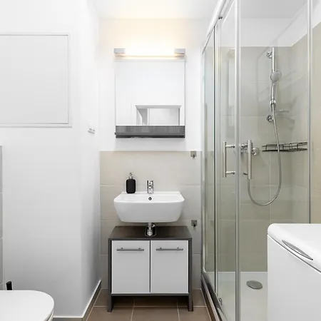 Apartment Slnecnice With Parking 24 Hour Check In Bratislava
