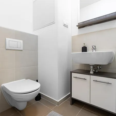 Slnecnice With Parking 24 Hour Check In Apartment Bratislava