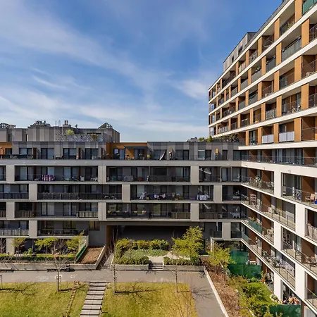 Slnecnice With Parking 24 Hour Check In Bratislava