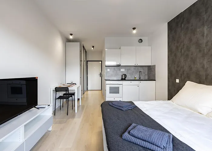 Slnecnice With Parking 24 Hour Check In Appartement